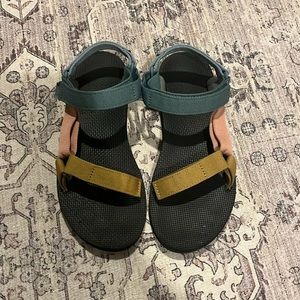 Sandals - See description